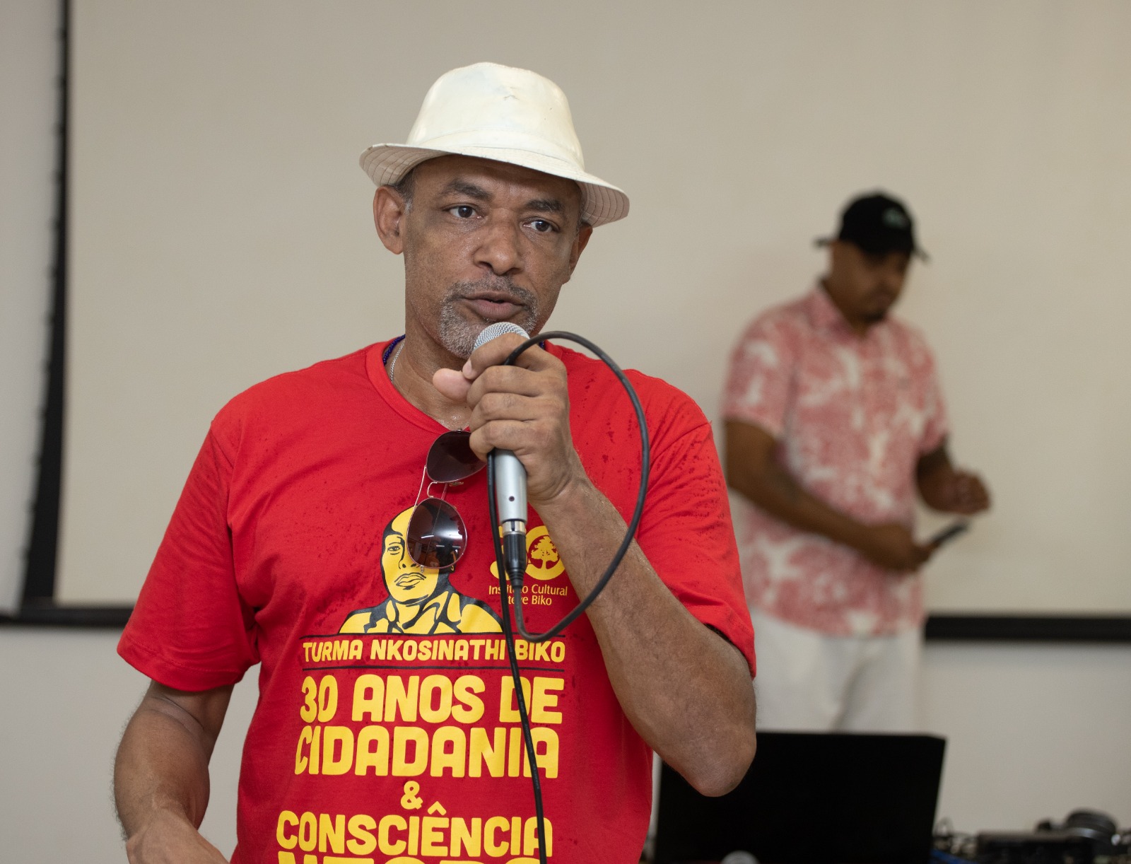 CARLOS CRUZ